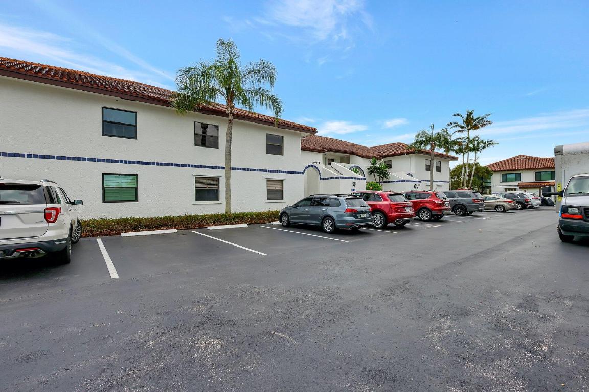 6142 SE Landing Way 16, Stuart Unit: 16