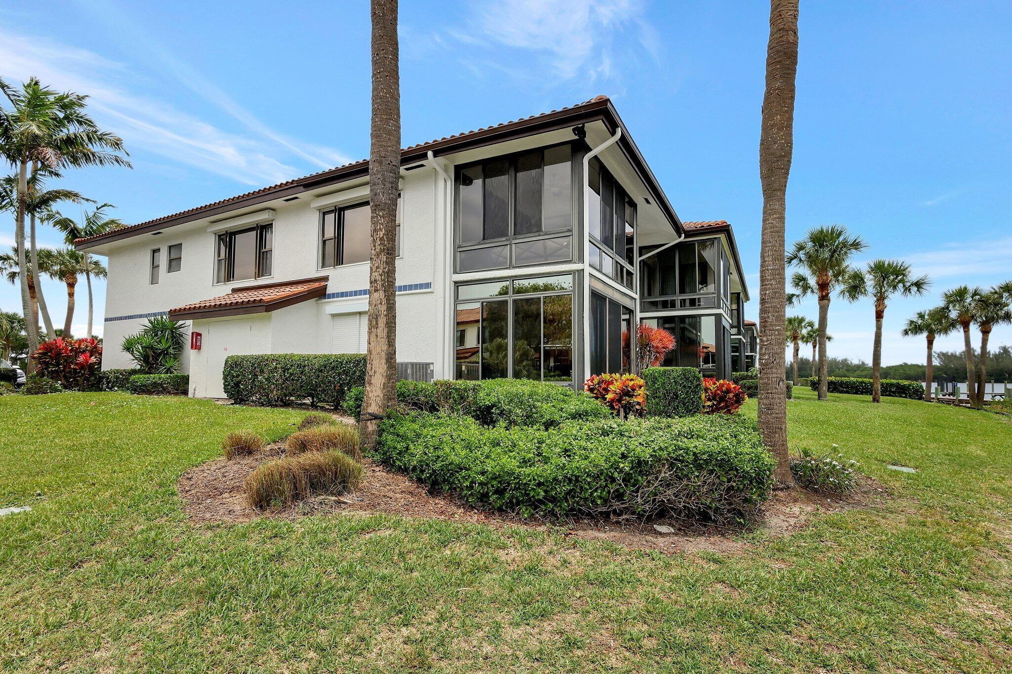 6142 SE Landing Way 16, Stuart Unit: 16