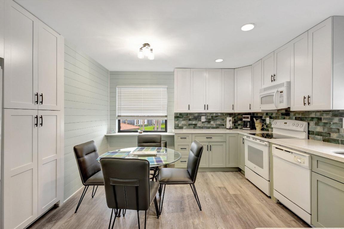 6142 SE Landing Way 16, Stuart Unit: 16