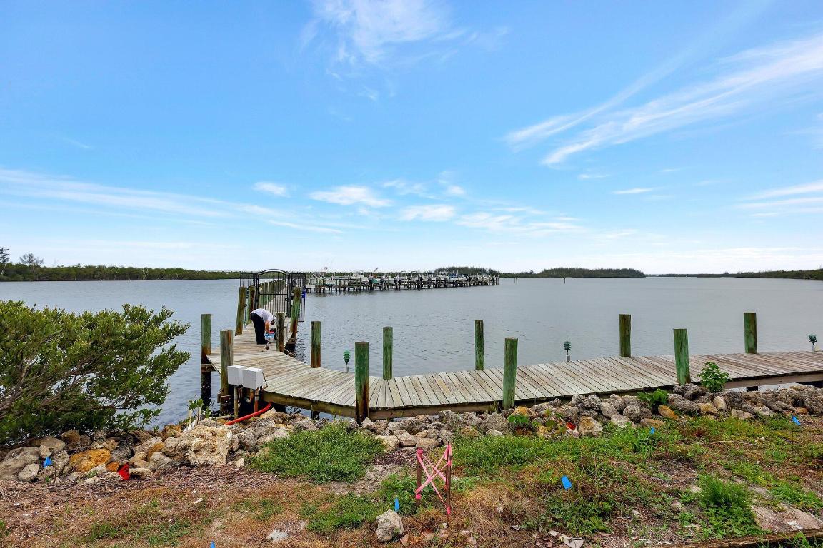 6142 SE Landing Way 16, Stuart Unit: 16