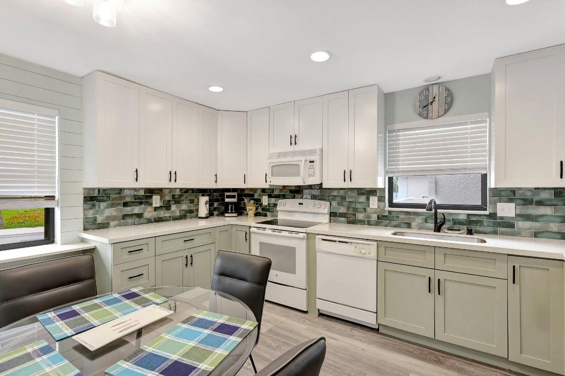 6142 SE Landing Way 16, Stuart Unit: 16