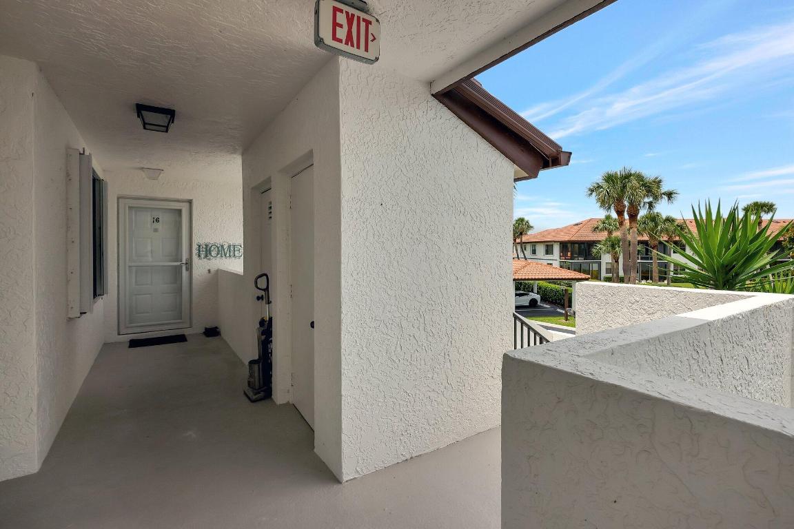 6142 SE Landing Way 16, Stuart Unit: 16
