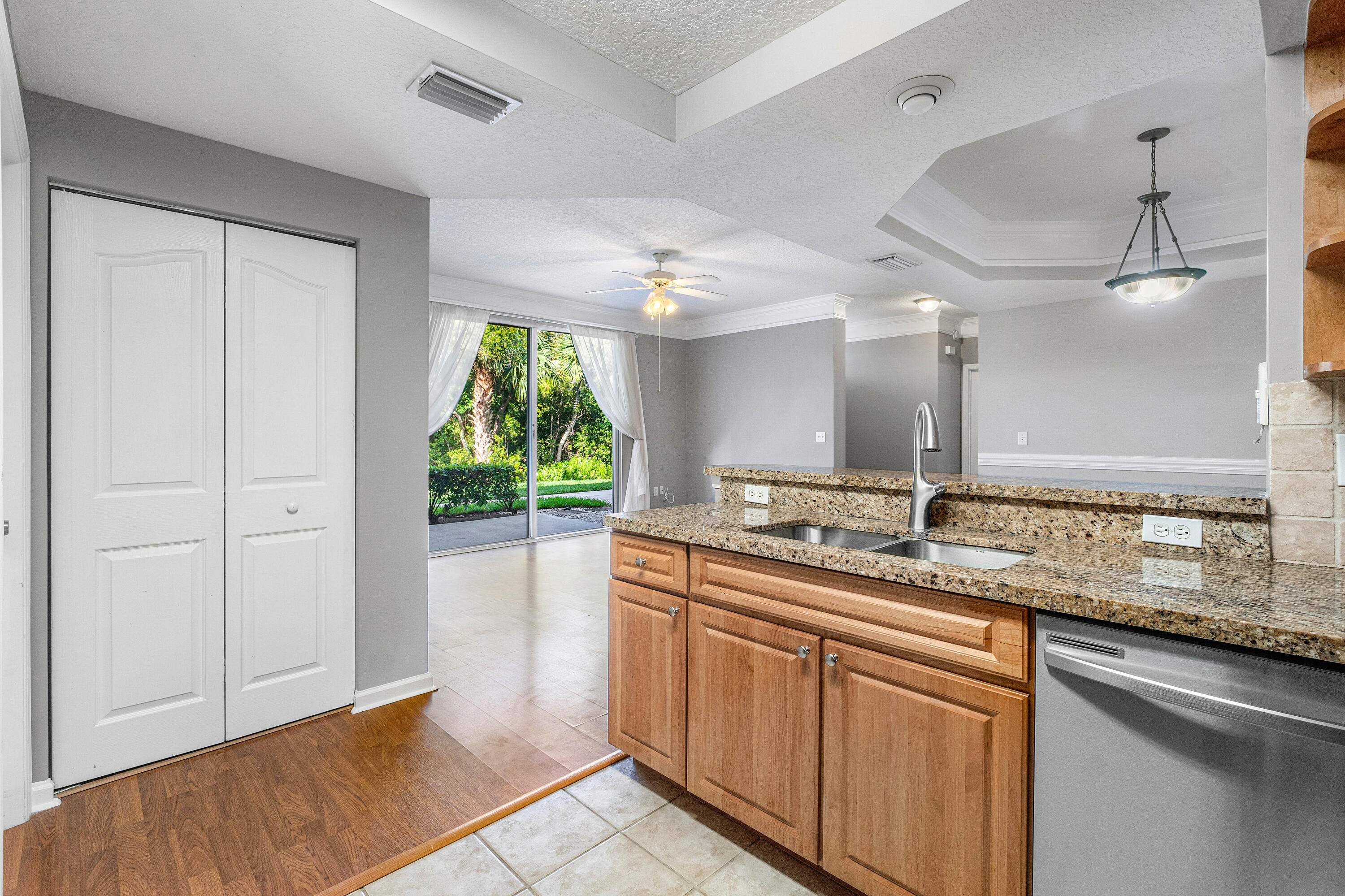 2046 Alta Meadows Lane 1910, Delray Beach Unit: 1910