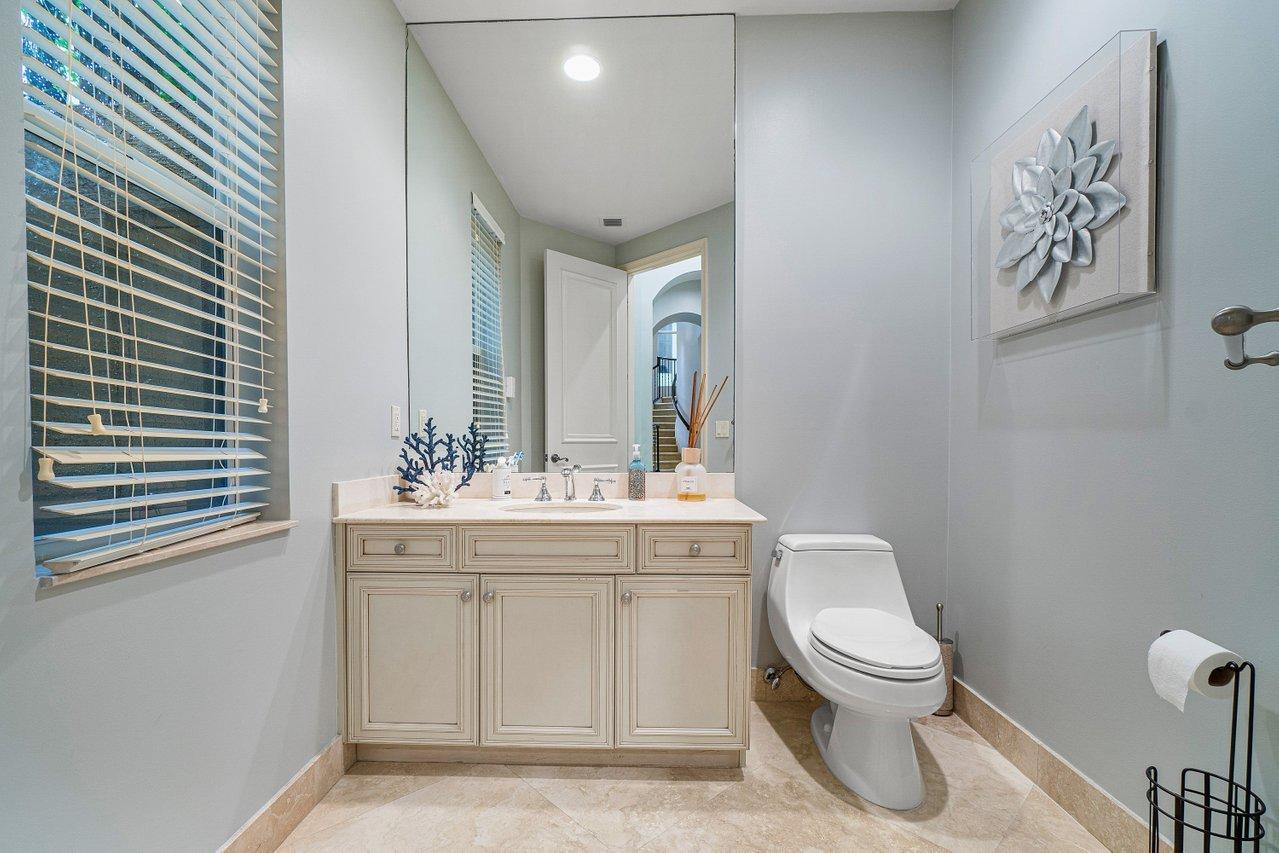 17771 Lake Azure Way