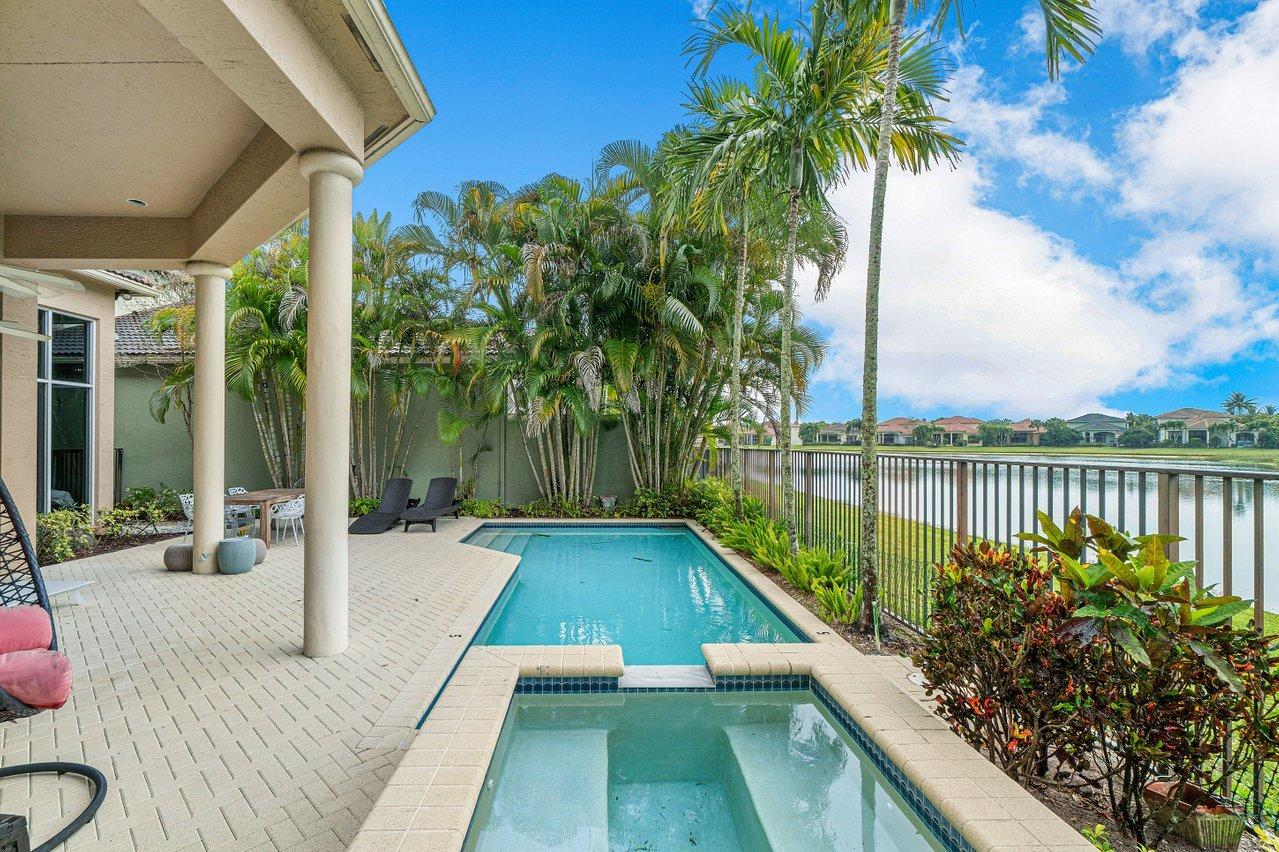 17771 Lake Azure Way