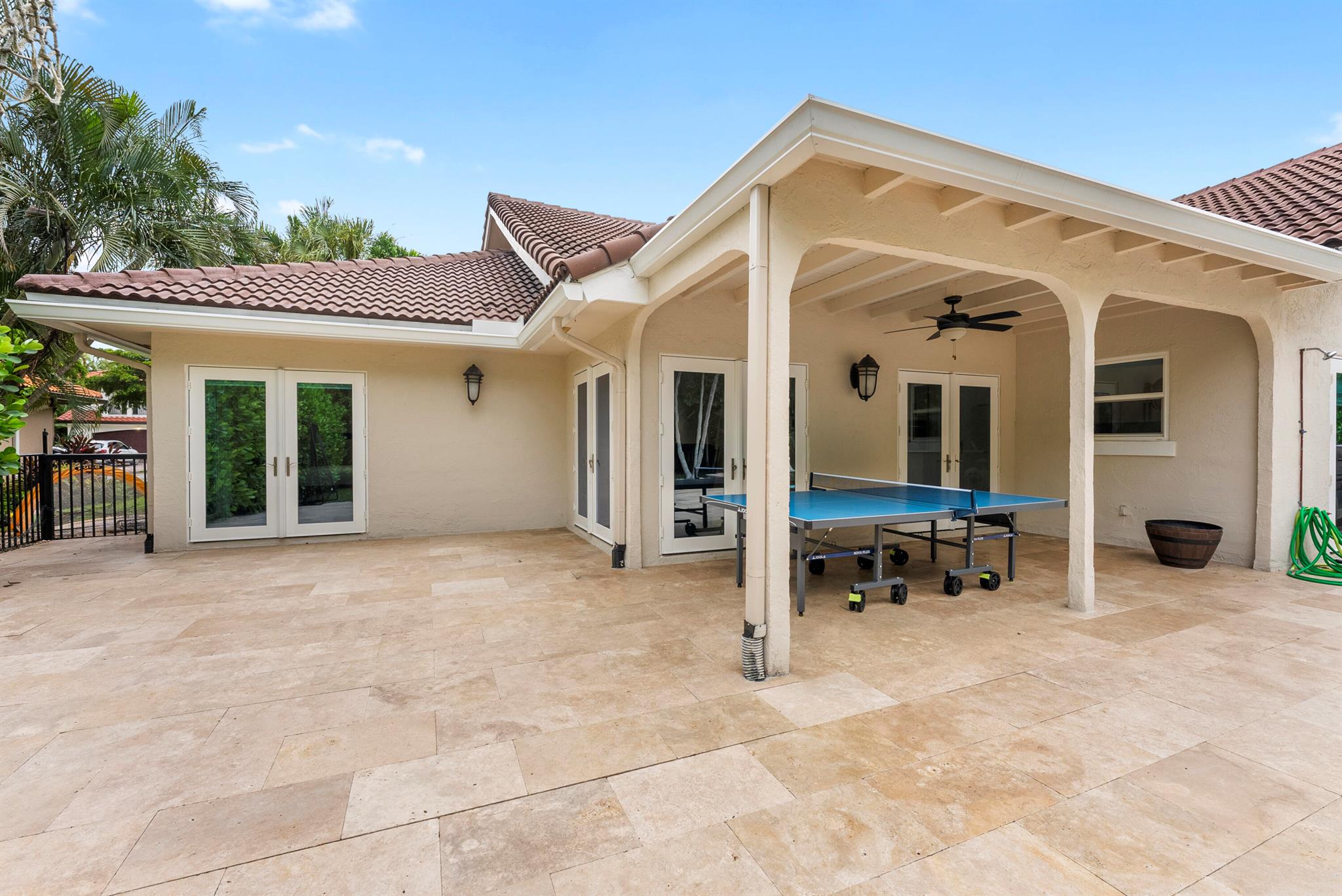 915 Parkside Circle N