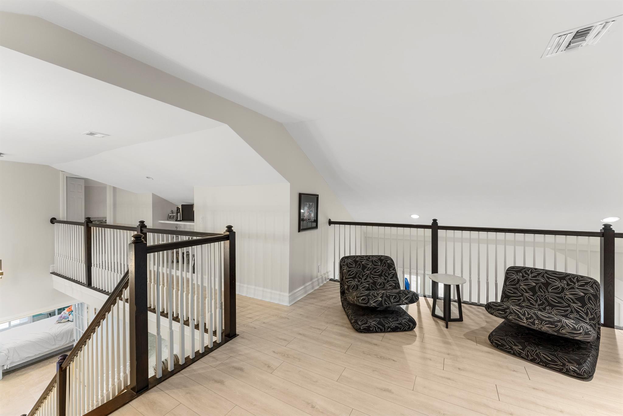 915 Parkside Circle N