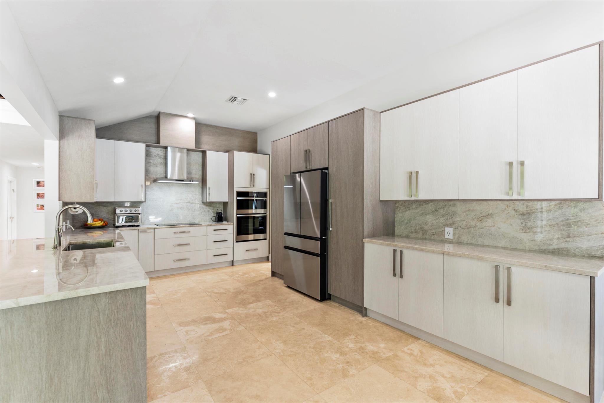 915 Parkside Circle N