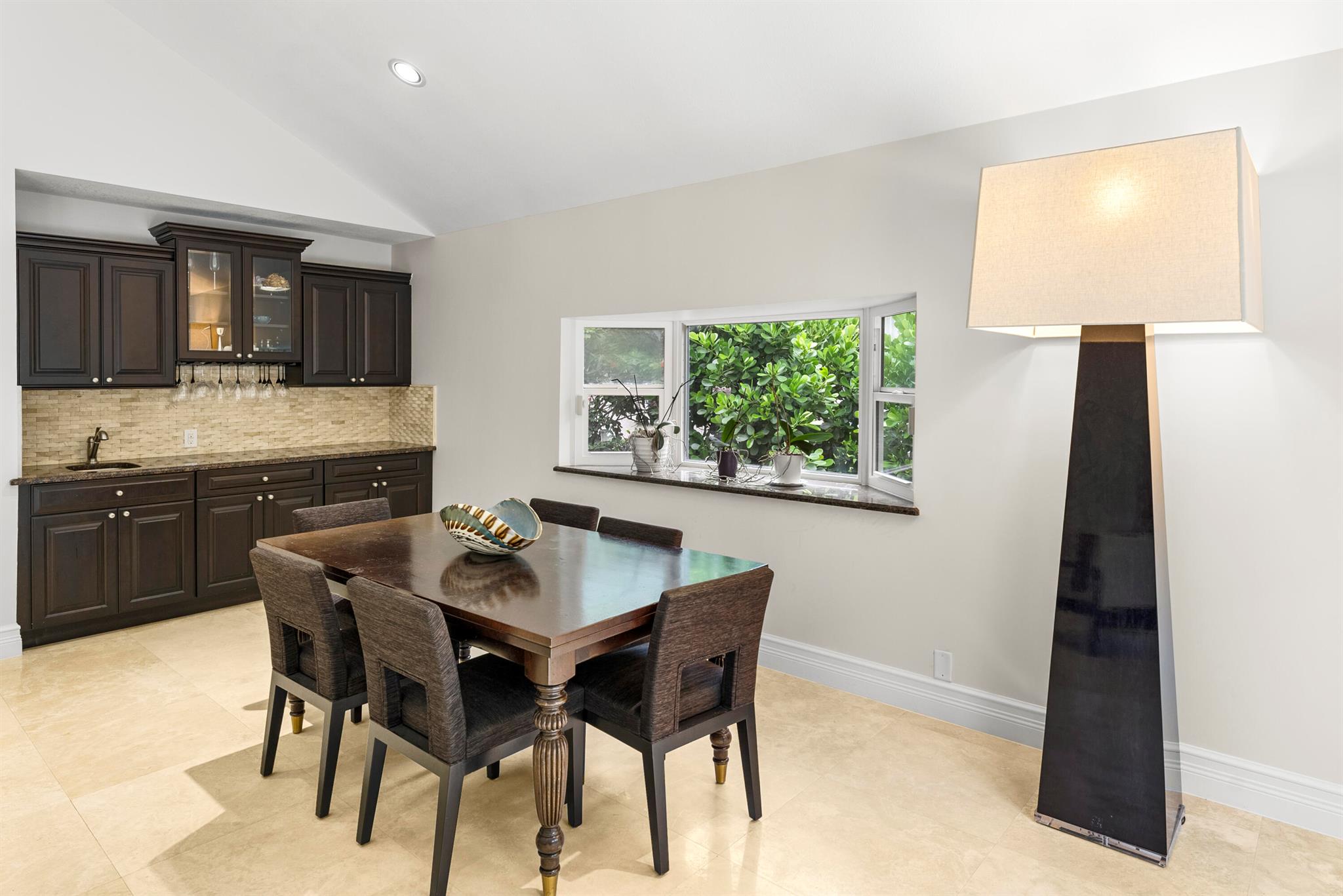 915 Parkside Circle N