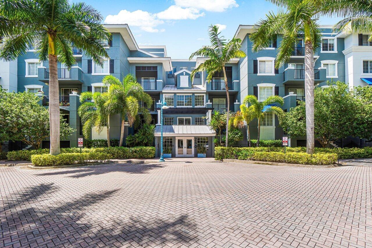 250 NE 3rd Avenue 1-205