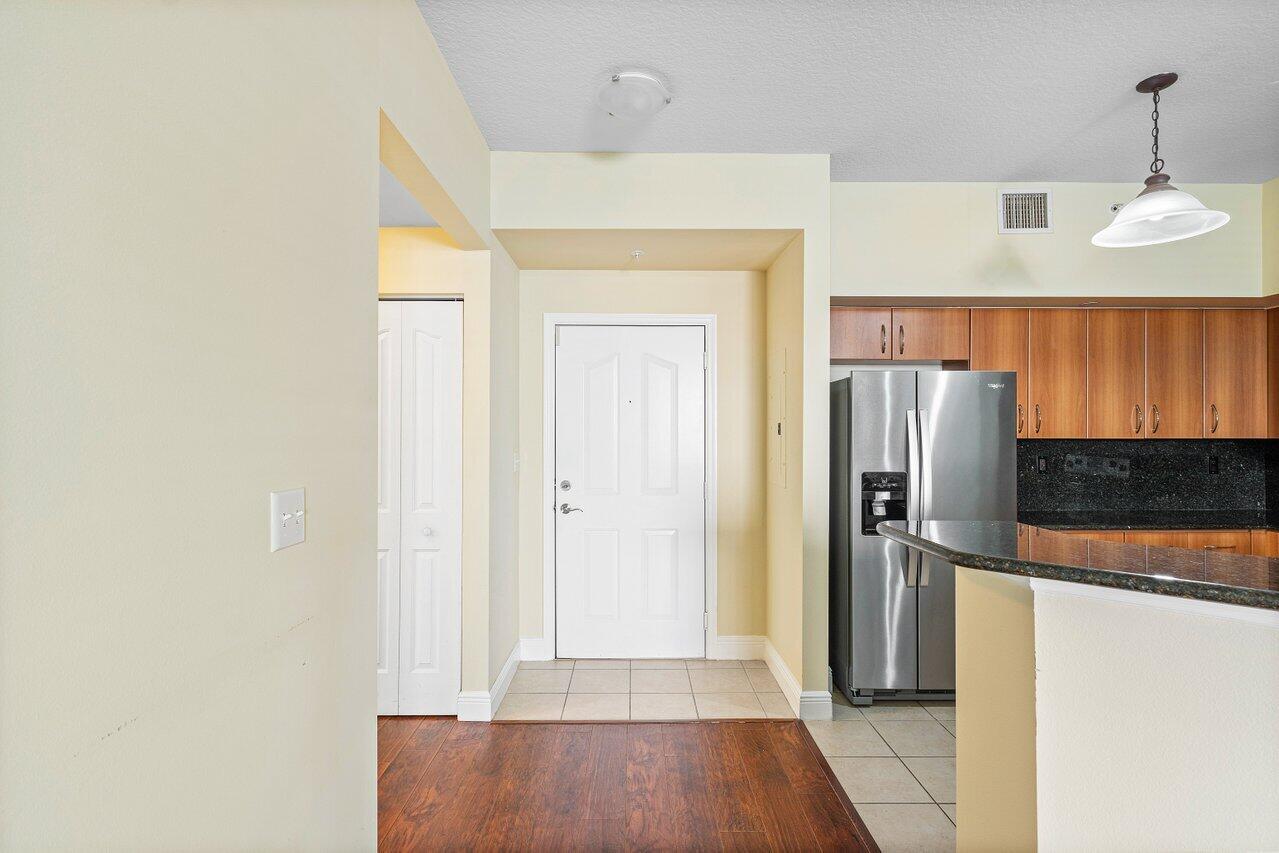 250 NE 3rd Avenue 1-205