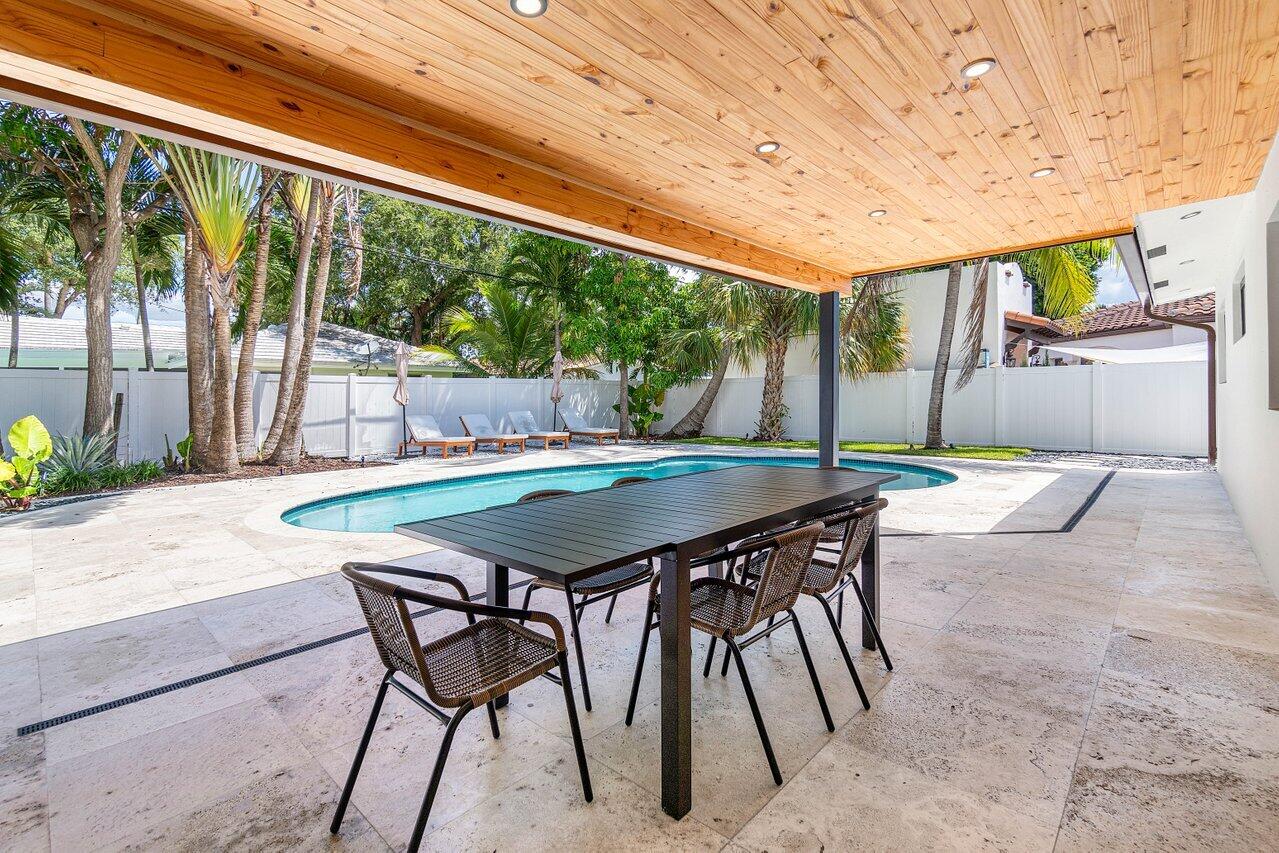 739 NW 7th Street