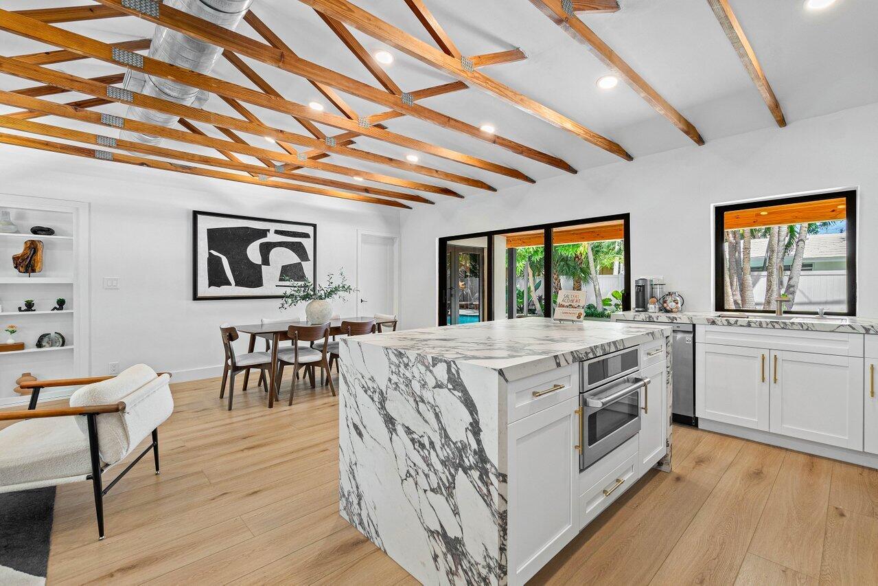 739 NW 7th Street