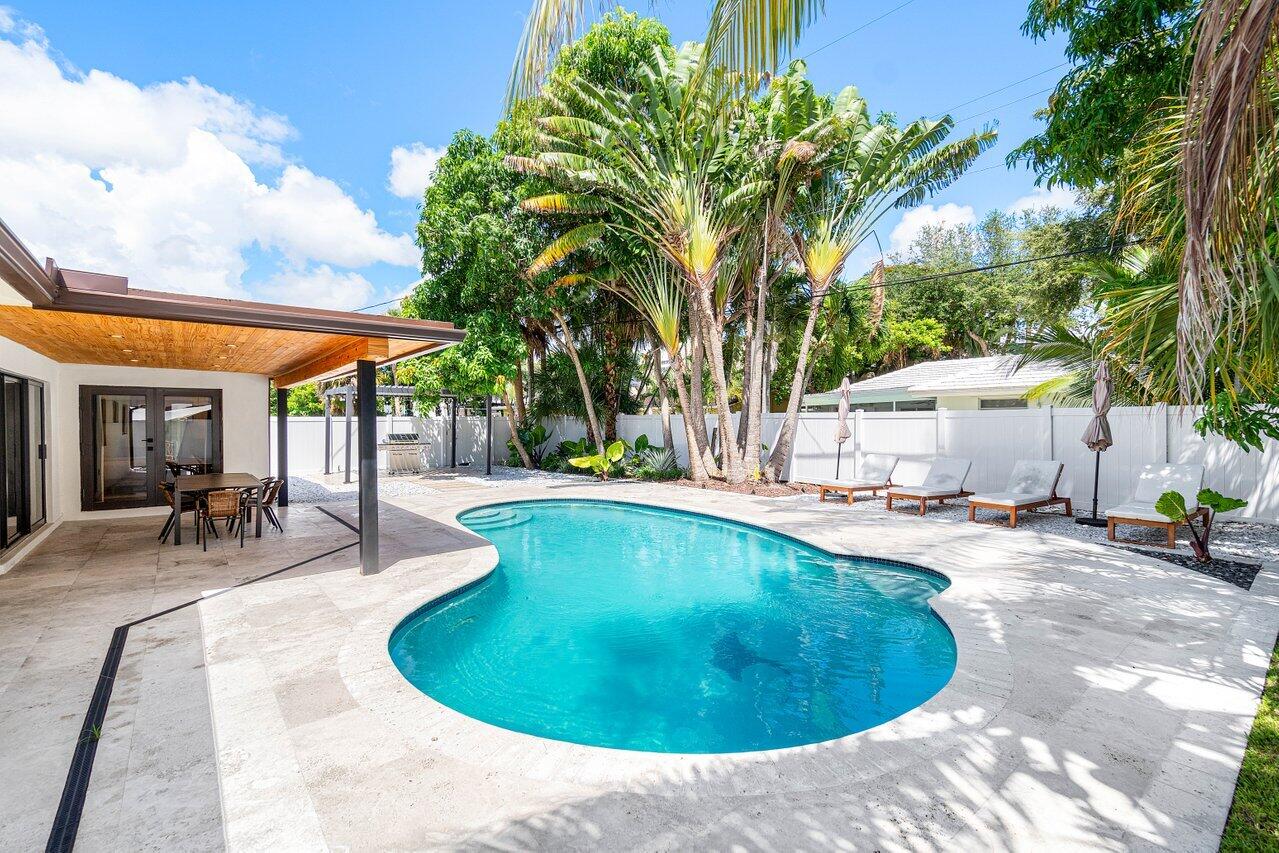 739 NW 7th Street