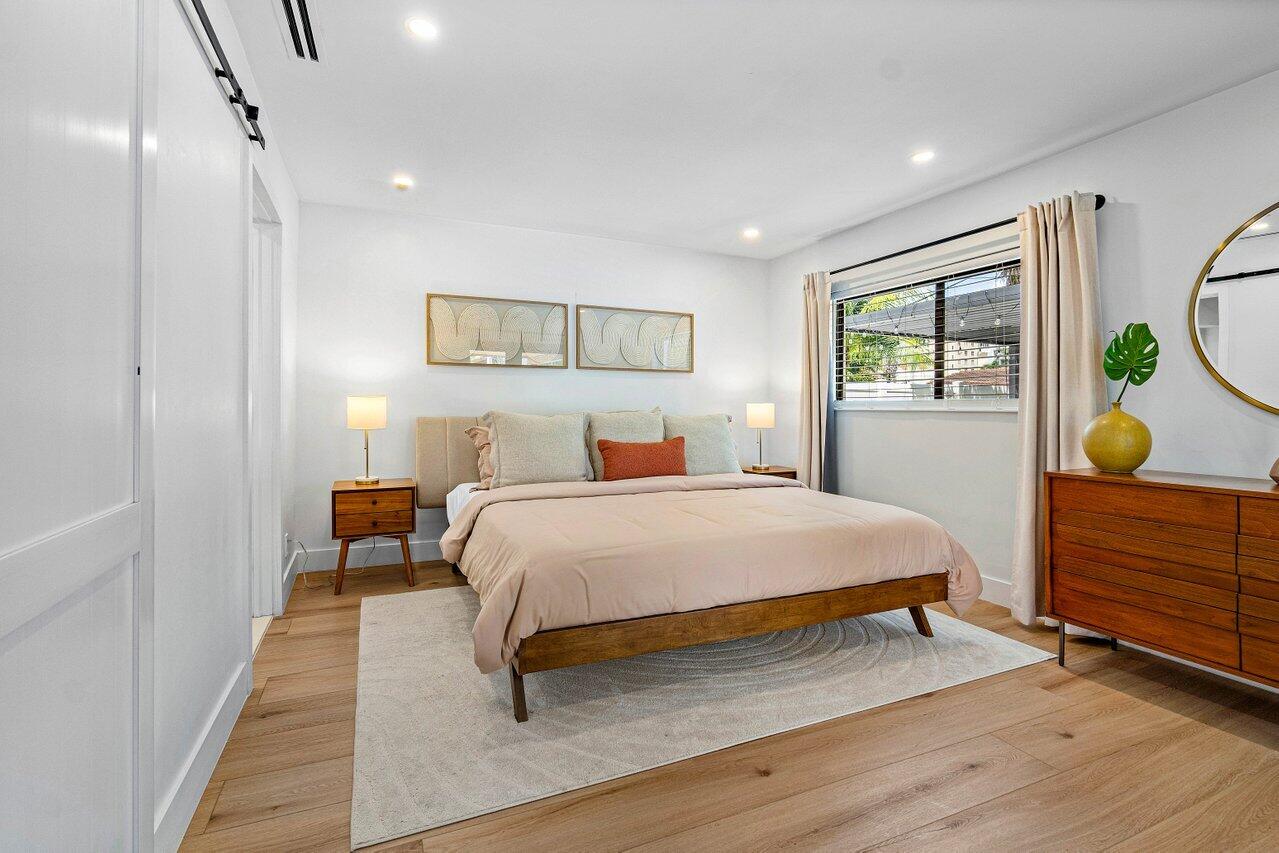 739 NW 7th Street