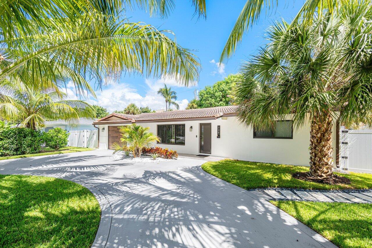 739 NW 7th Street
