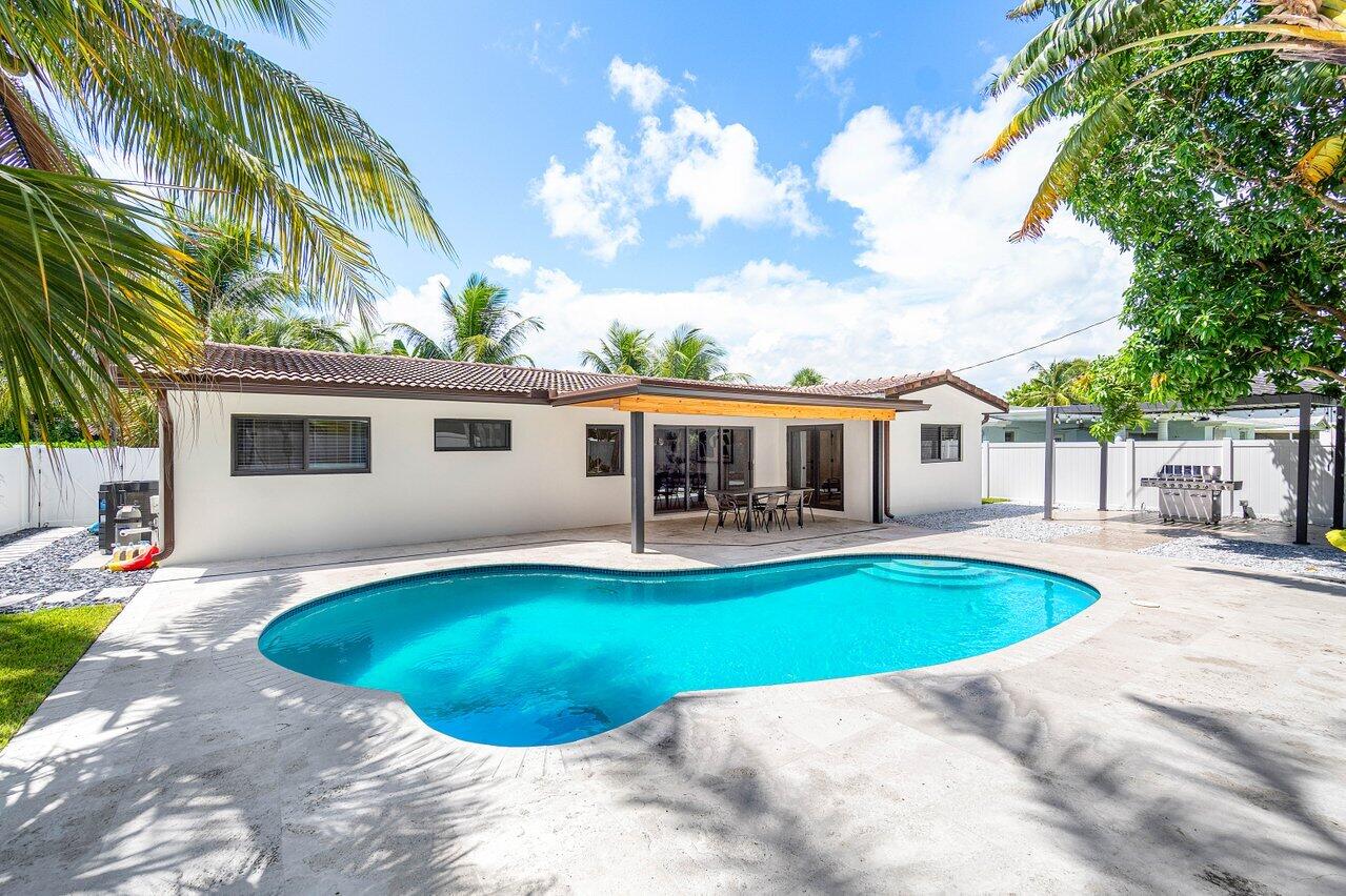 739 NW 7th Street