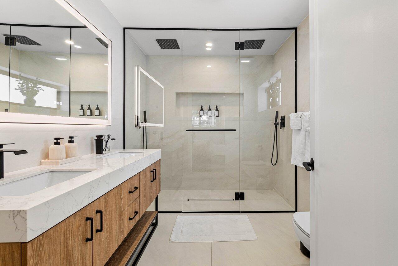 739 NW 7th Street