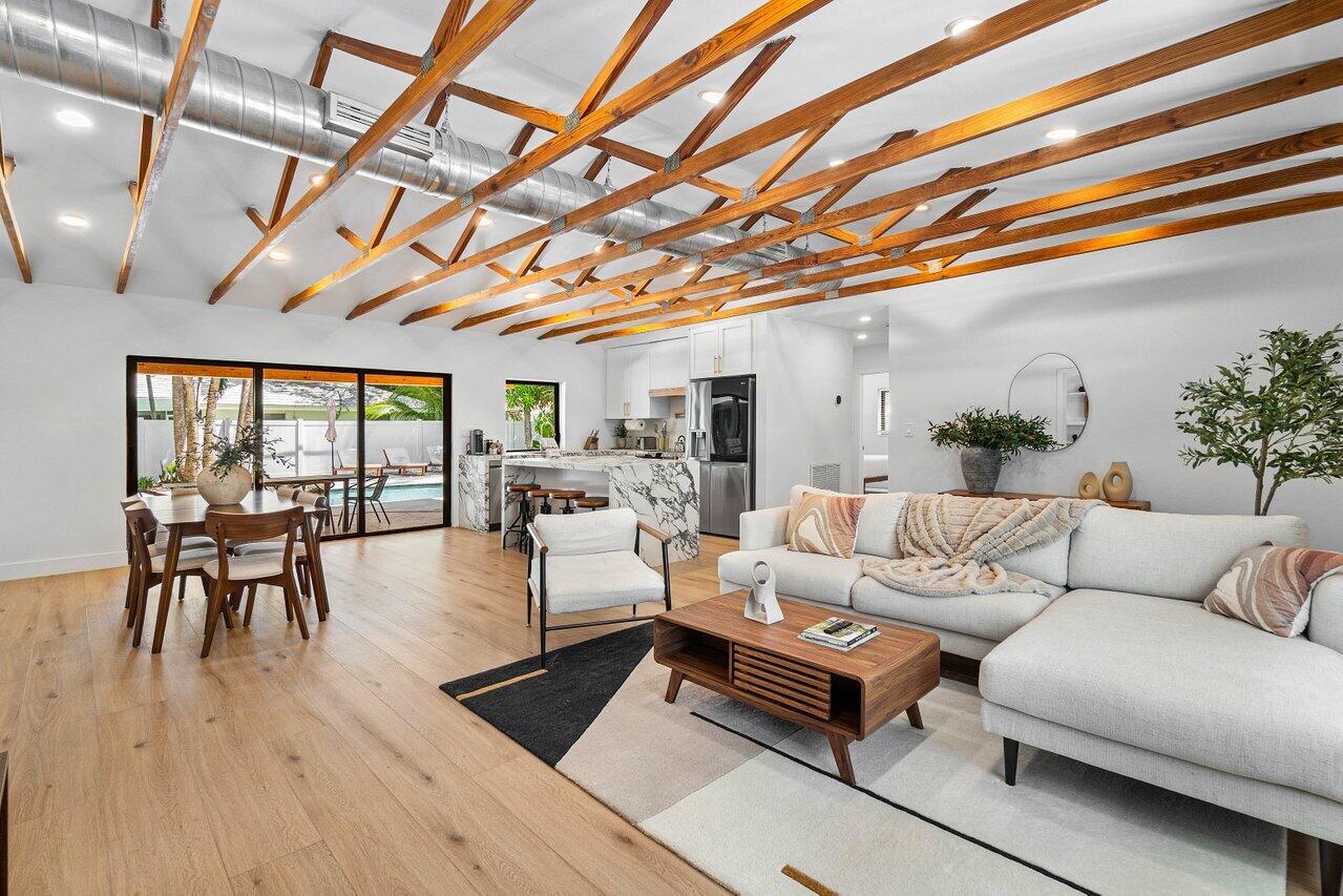 739 NW 7th Street