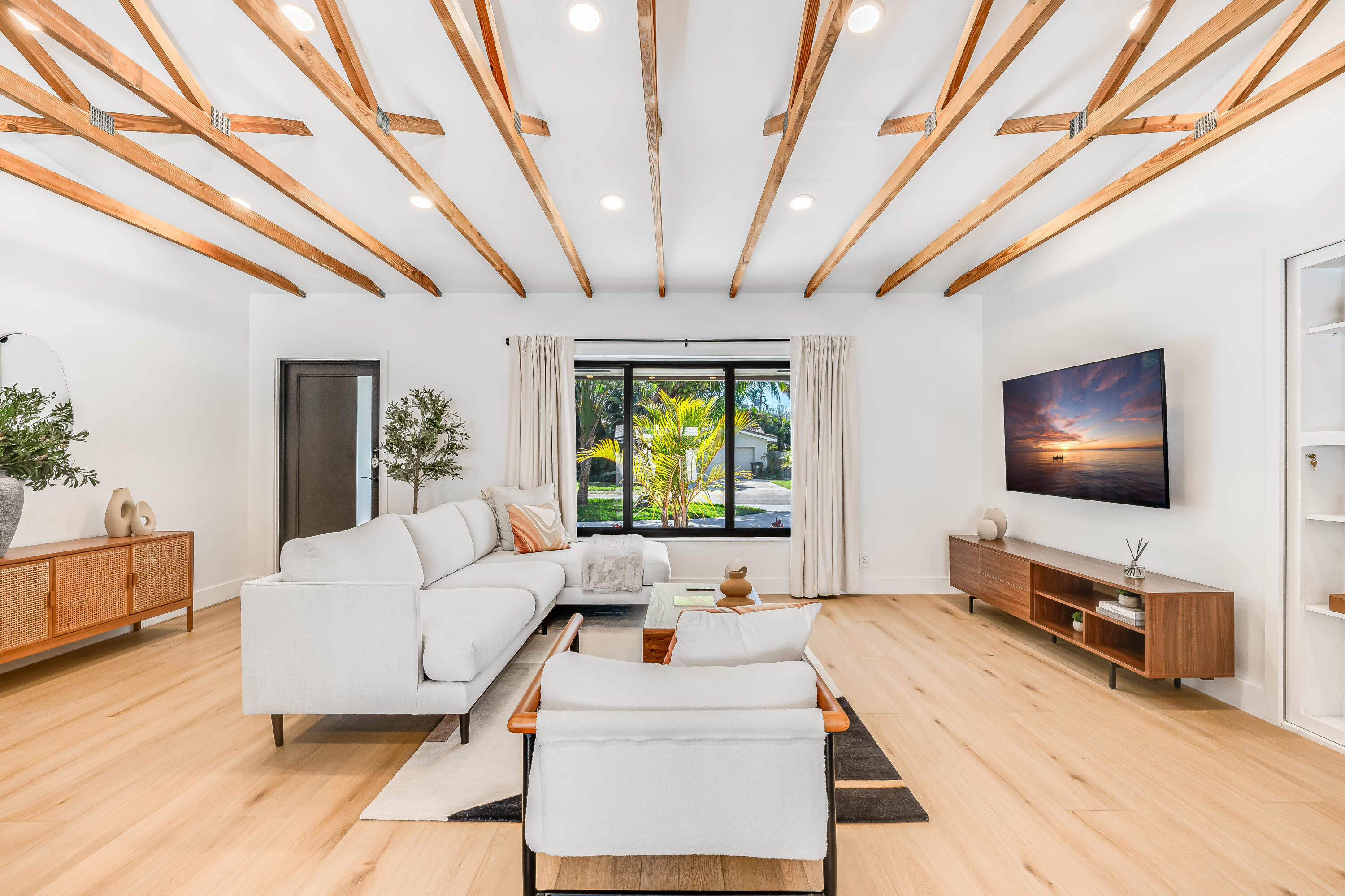 739 NW 7th Street