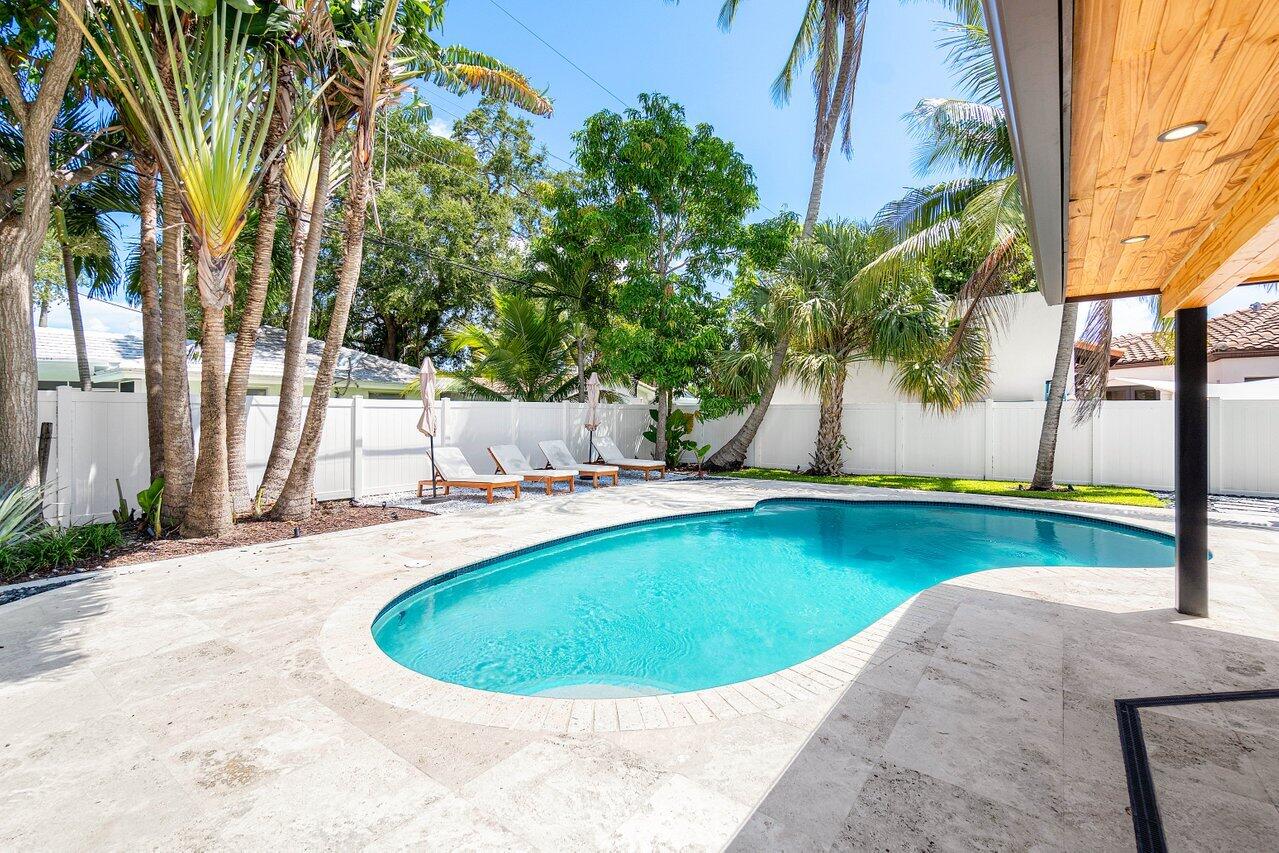 739 NW 7th Street