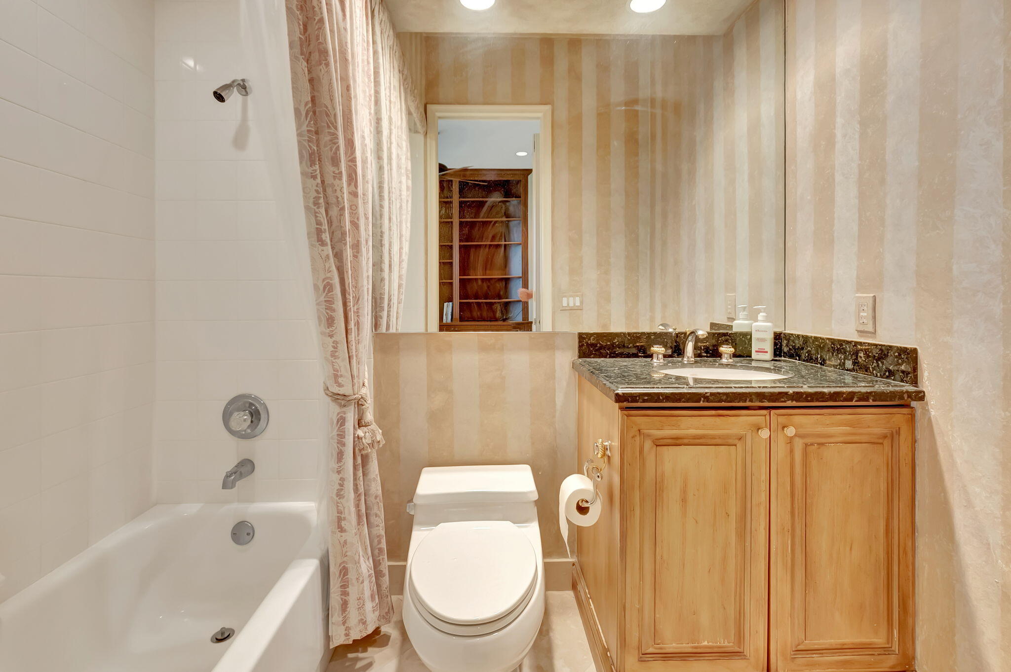 5854 NW 25th Terrace