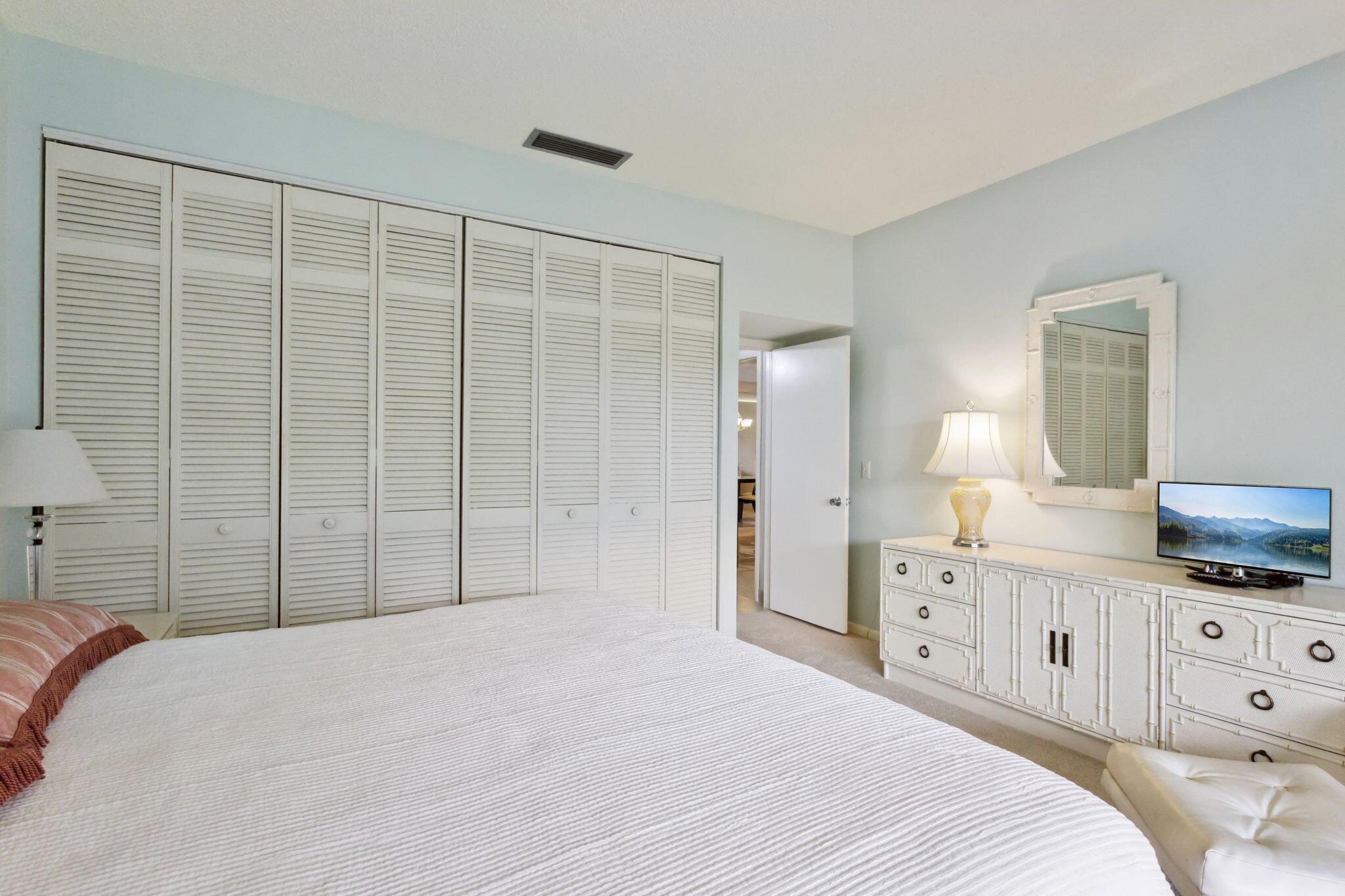 4482 Fountains Drive 4482