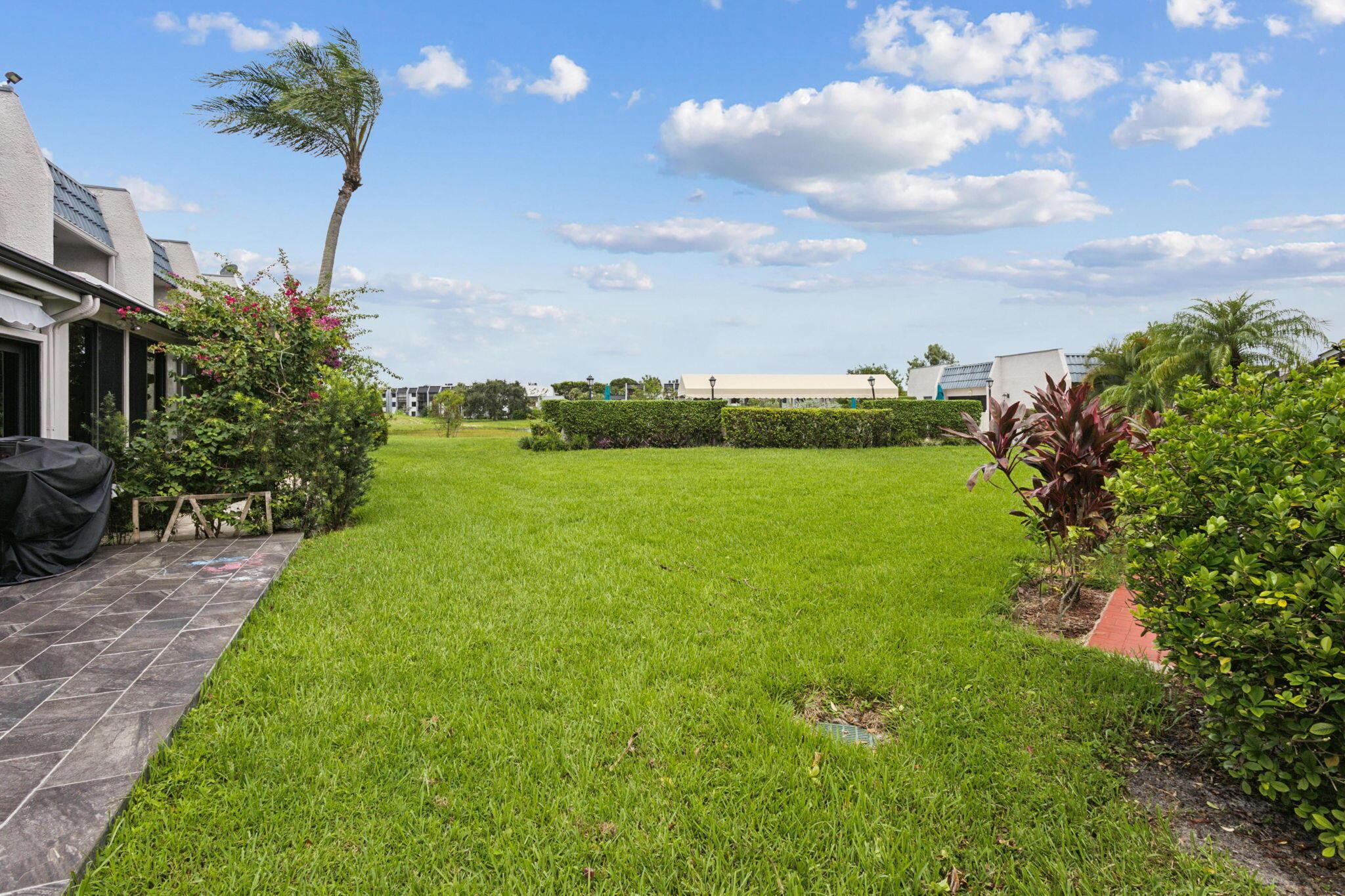 4482 Fountains Drive 4482