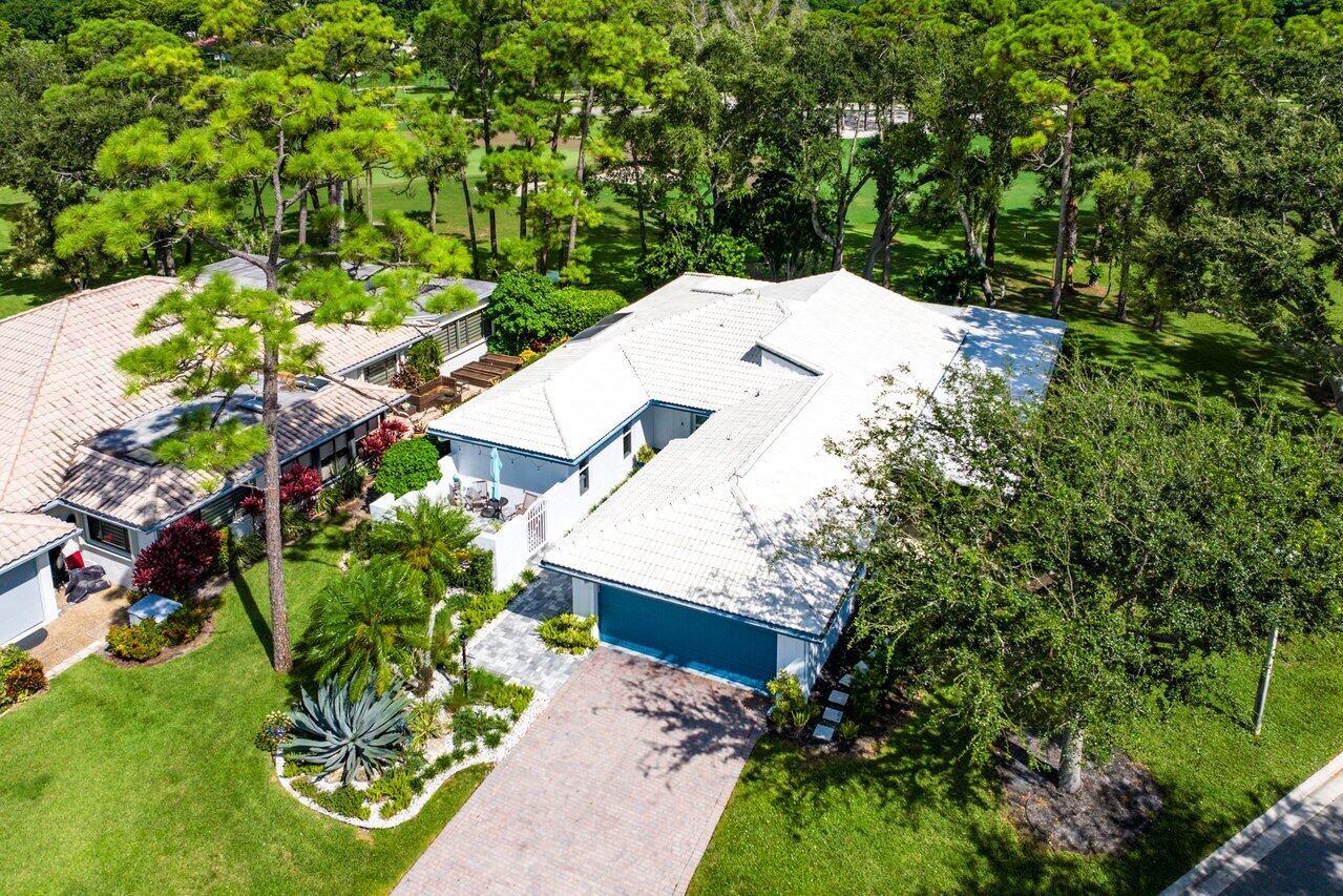 28 Woods Lane