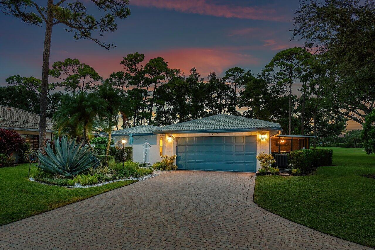 28 Woods Lane