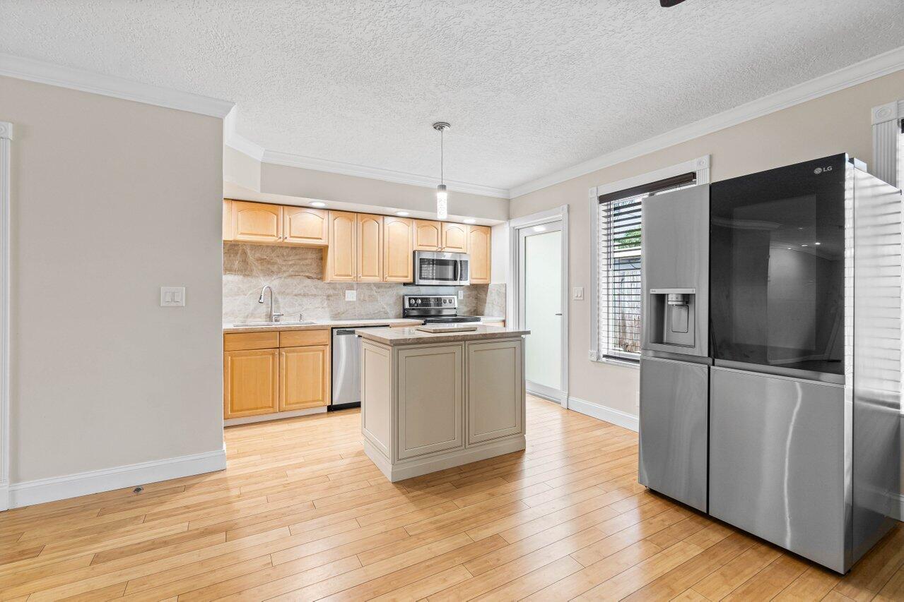 712 NE 23rd Avenue, Pompano Beach