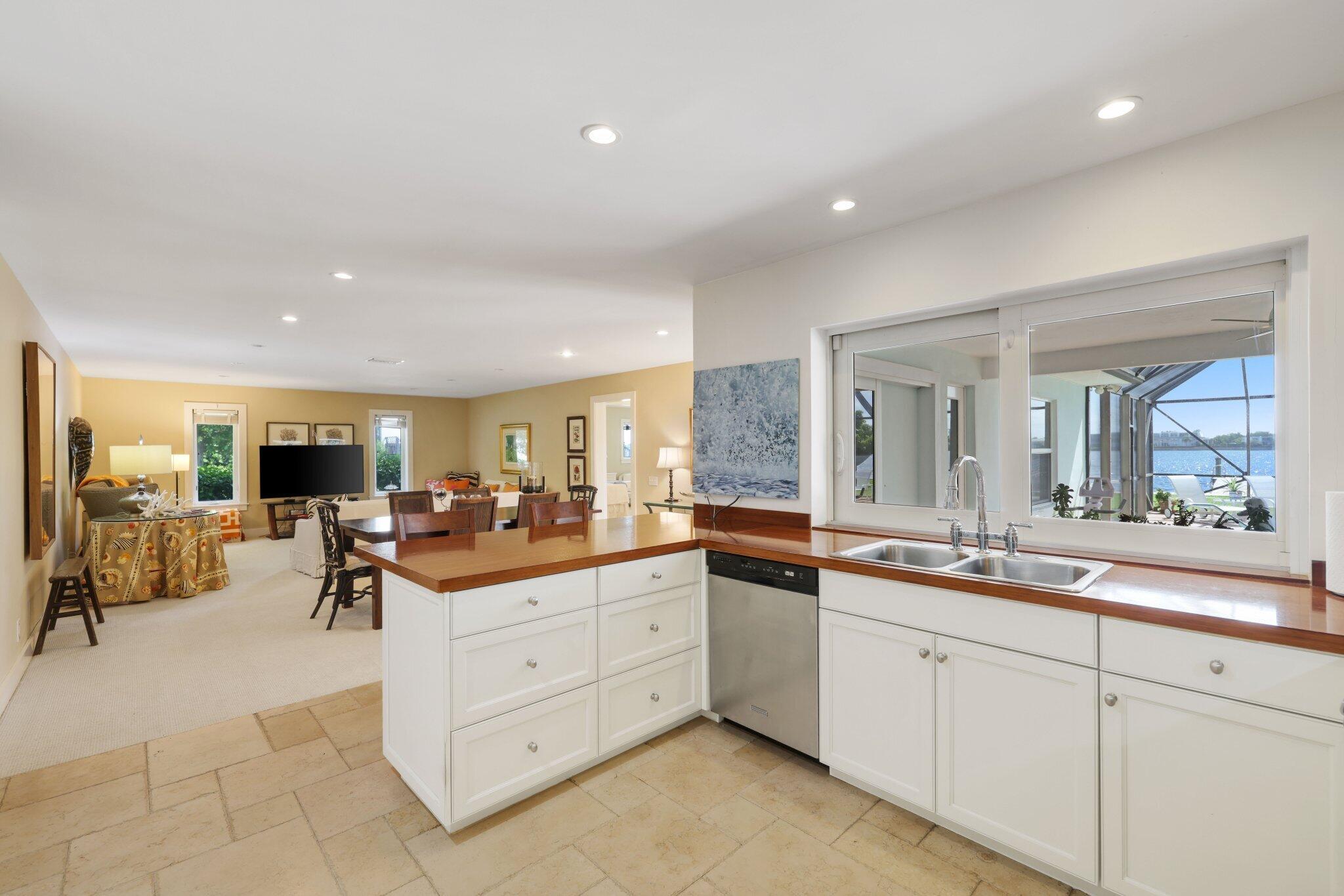 2002 Notre Dame Drive