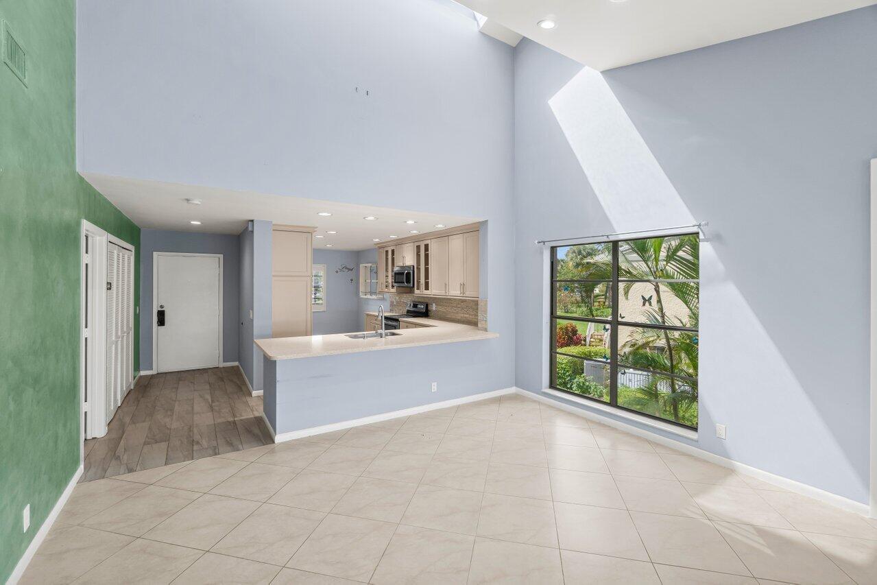 23 Eastgate Drive B