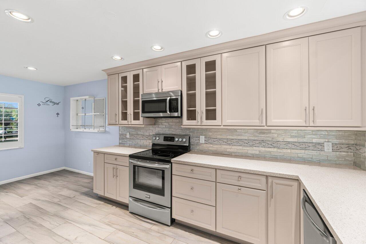23 Eastgate Drive B