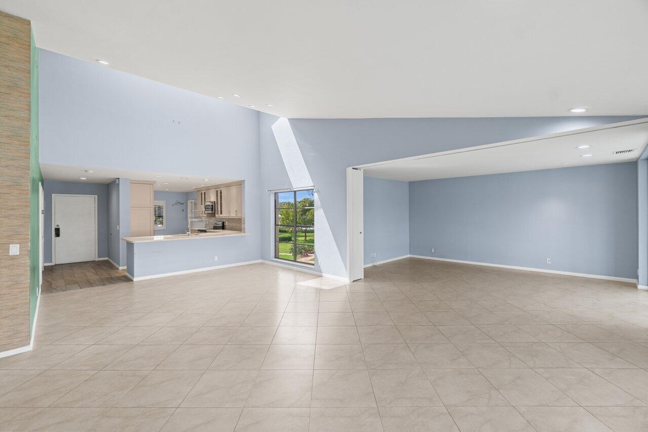 23 Eastgate Drive B