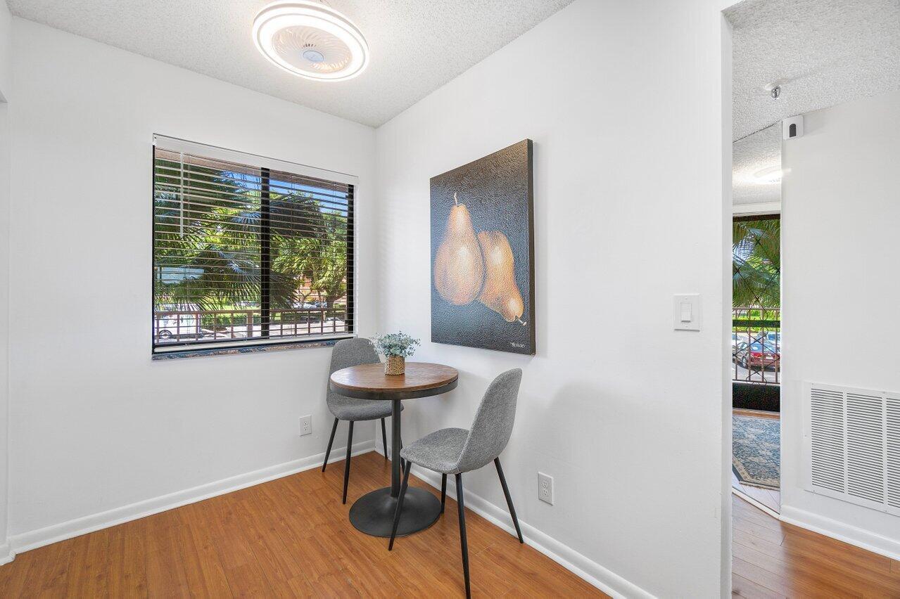 6866 Huntington Lane 205