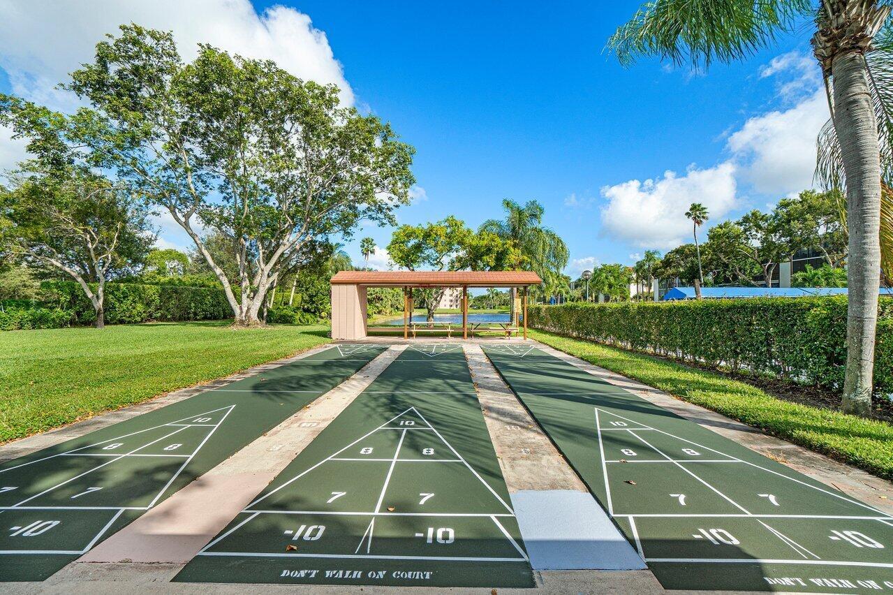 6866 Huntington Lane 205
