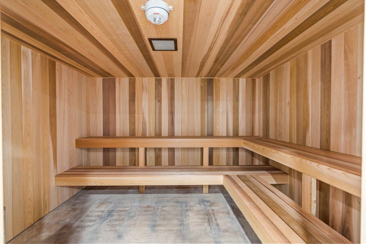 6866 Huntington Lane 205