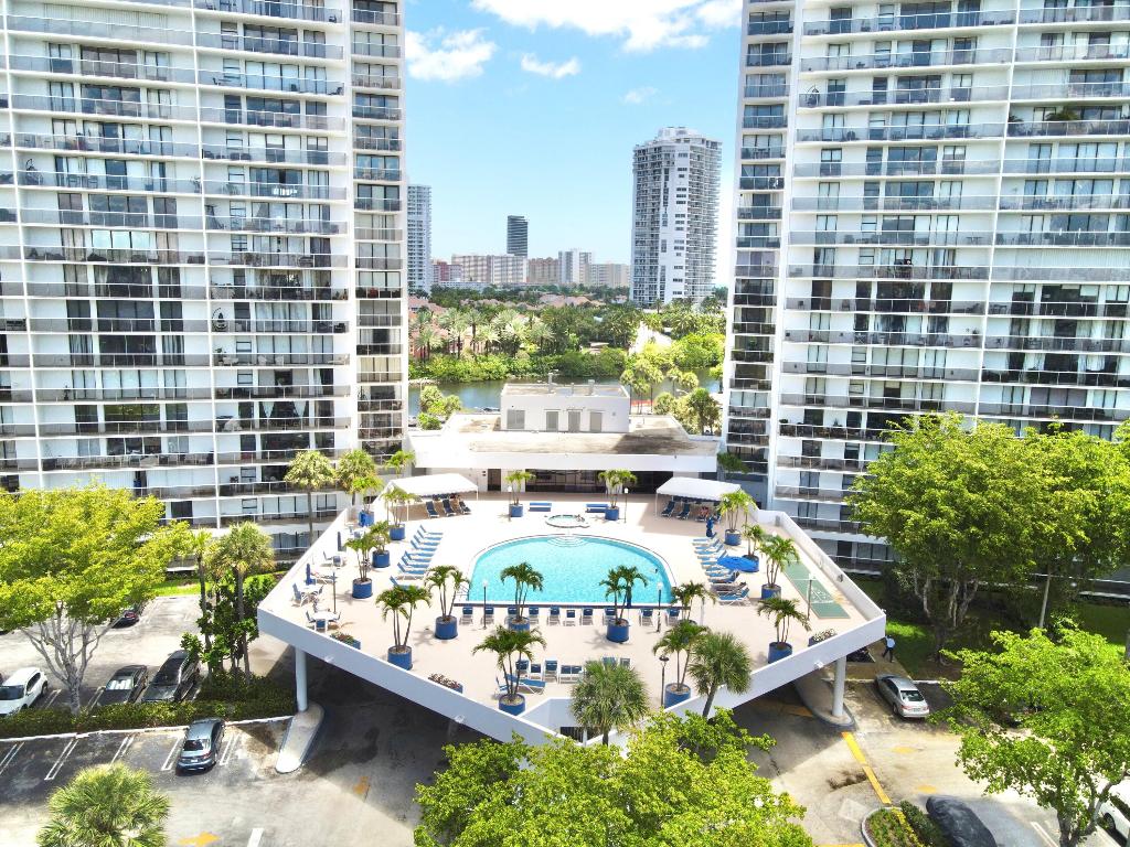 3731 N Country Club Drive Drive 428