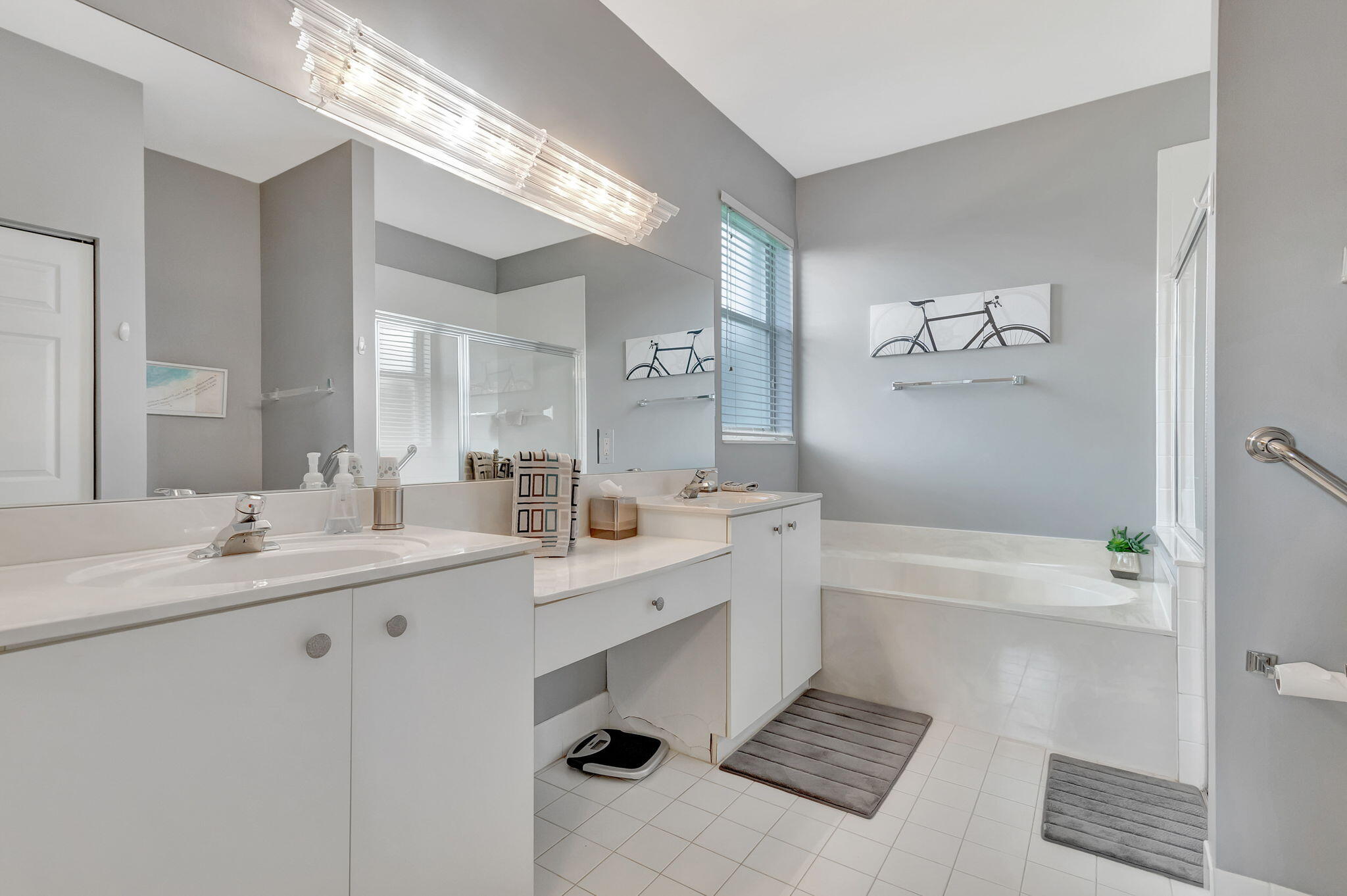 10704 Royal Caribbean Circle