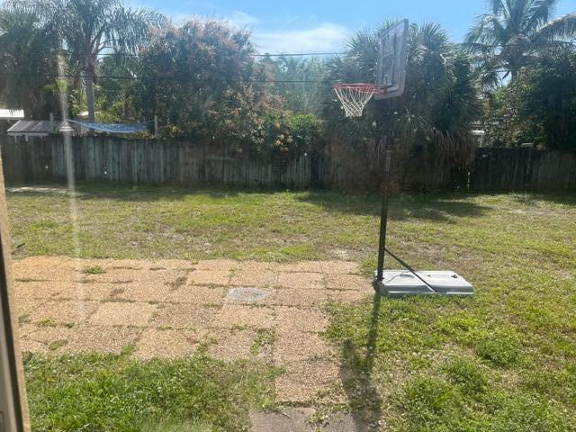 4310 NE 15th Terrace