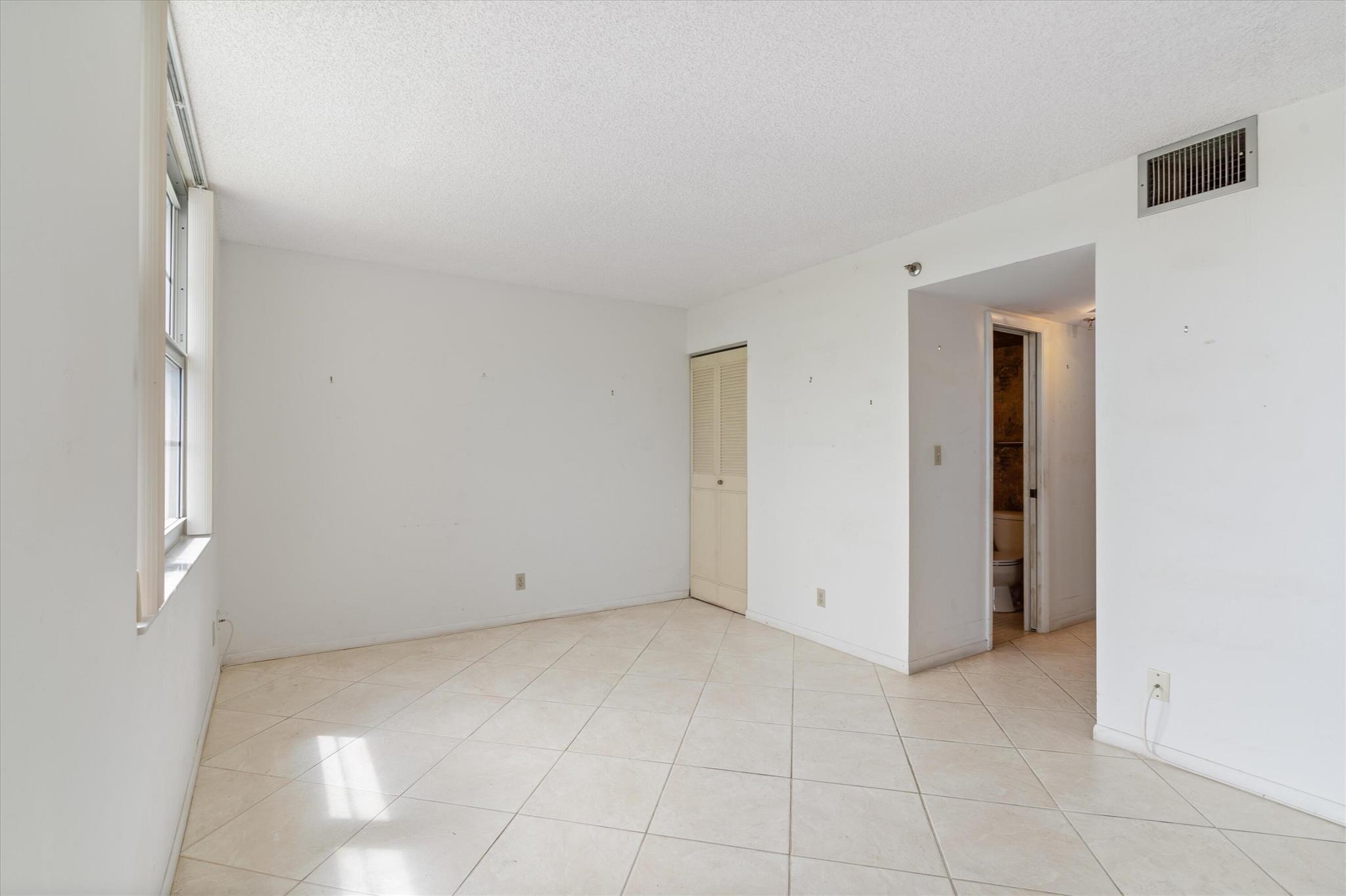 5340 NW 2nd Avenue Ph-29