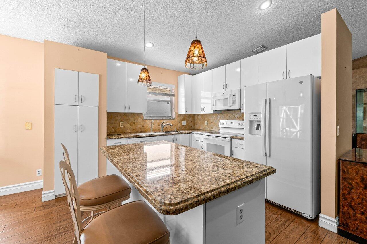 10355 Utopia Circle N