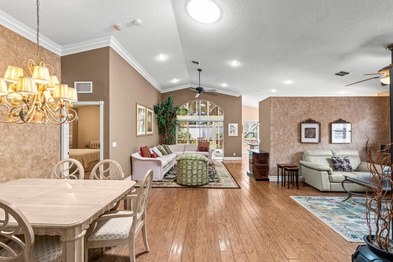 10355 Utopia Circle N