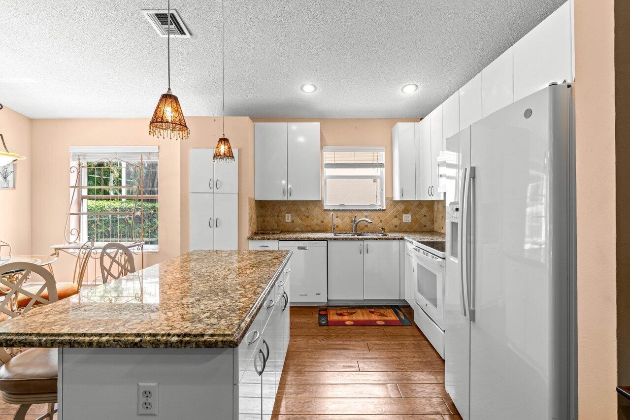 10355 Utopia Circle N