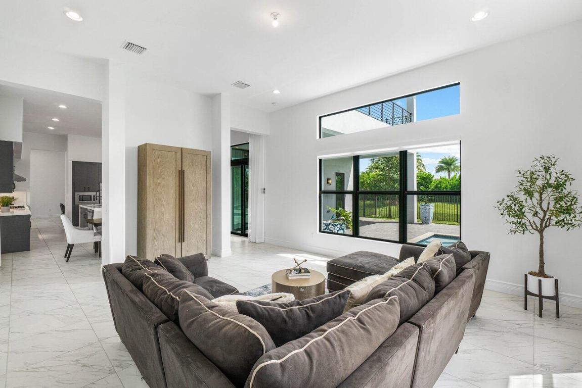 17016 Cappuccino Way