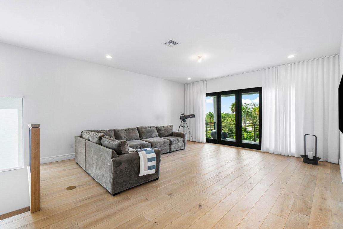 17016 Cappuccino Way