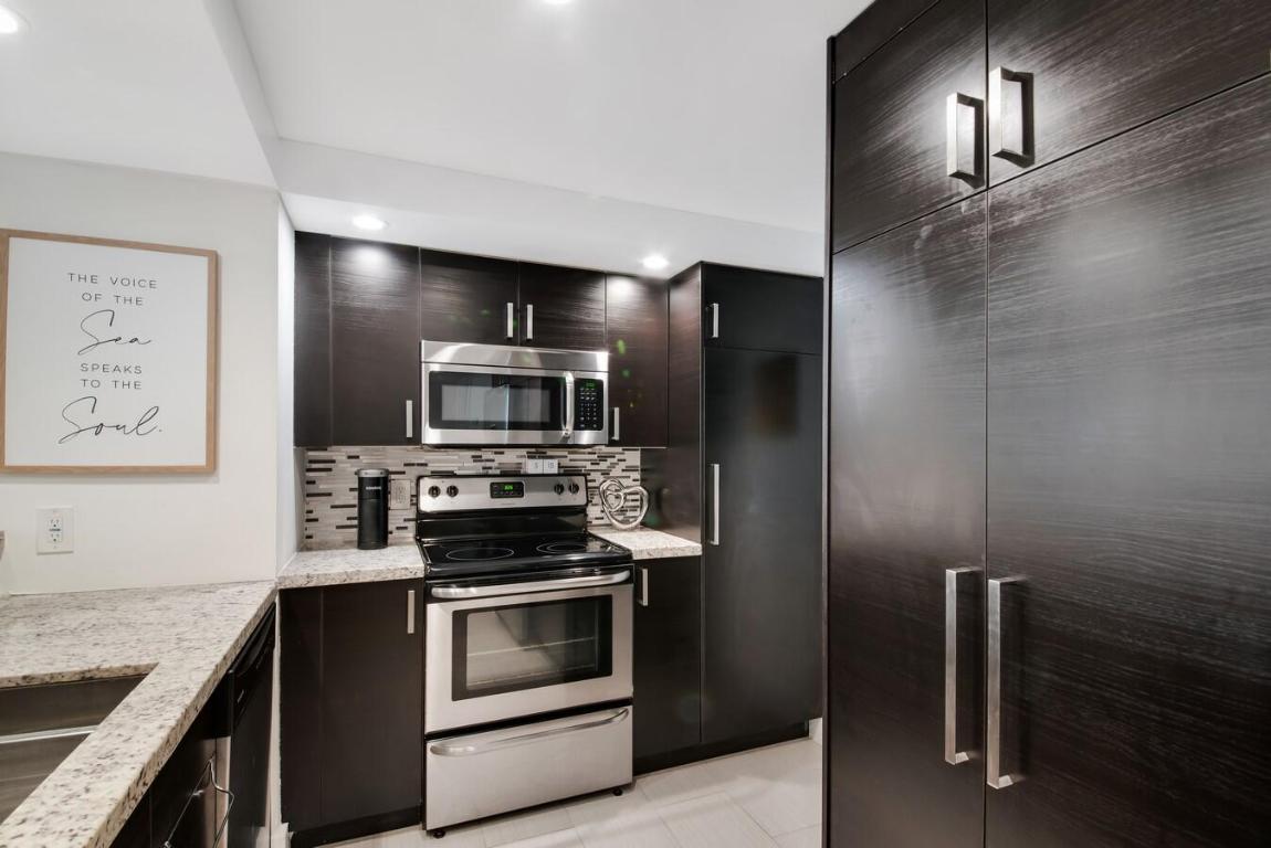 1147 Hillsboro Mile 505, Hillsboro Beach Unit: 505