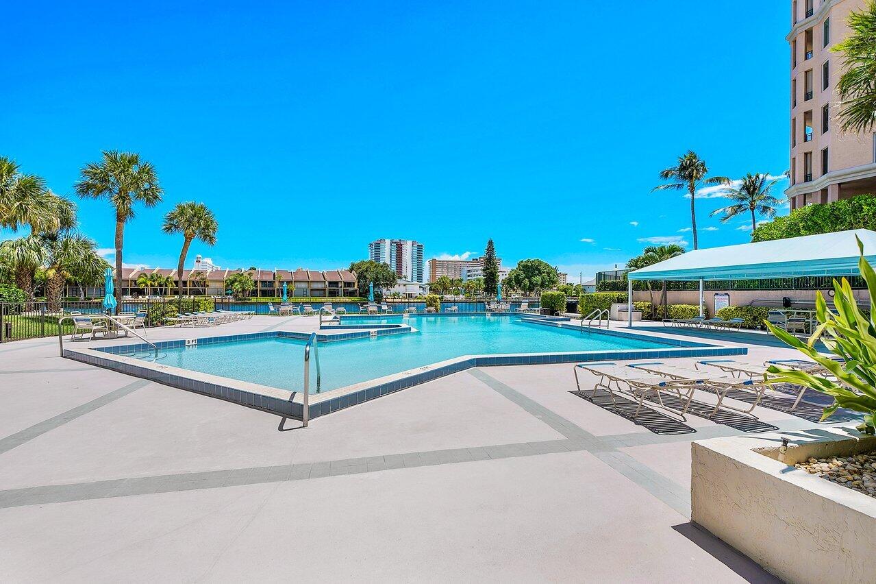 2900 NE 14th St Causeway 807