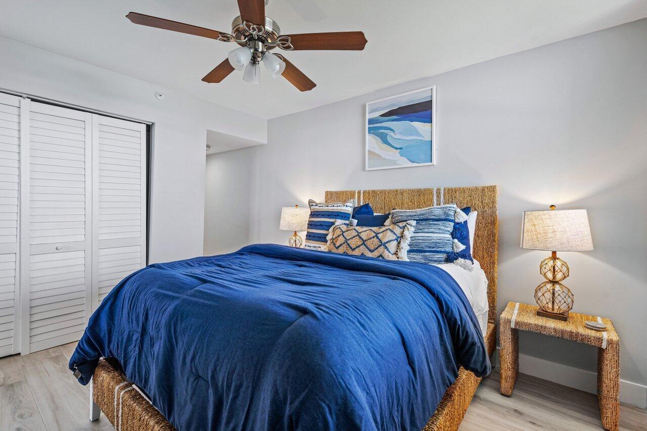 2900 NE 14th St Causeway 807